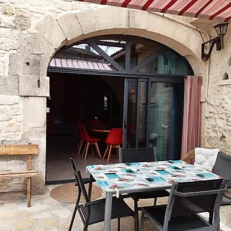 Gites Du Mas Gibert A Saussines Entre Nimes Et Montpellier Exterior photo